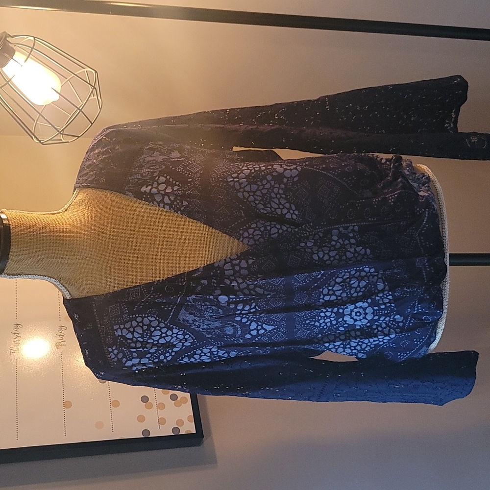Beautiful long sleeve Lovestitch top